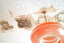 天井のシミは雨漏りではないことも！結露や水漏れなど5つの原因とは