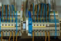 屋内配線ってどういう仕組み？電気工事を理解するための基礎知識