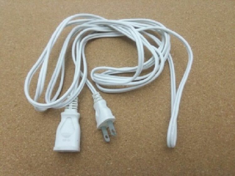 盗聴器が延長コードに仕掛けられているかも！？見分け方を大公開！