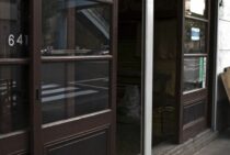 引き戸に鍵をつけたい人、多数！引き戸ストッパーは猫意外にも有効か