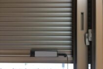 掃き出し窓シャッターは電動にするべき？電動のメリット・デメリット