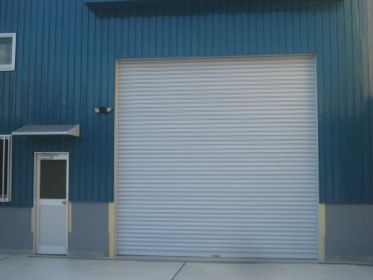 電動シャッターの耐用年数は約10年！正しい取扱いで寿命を延ばそう