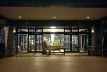 なんで自動ドアは勝手に開くの？自動ドアの仕組みついてご紹介