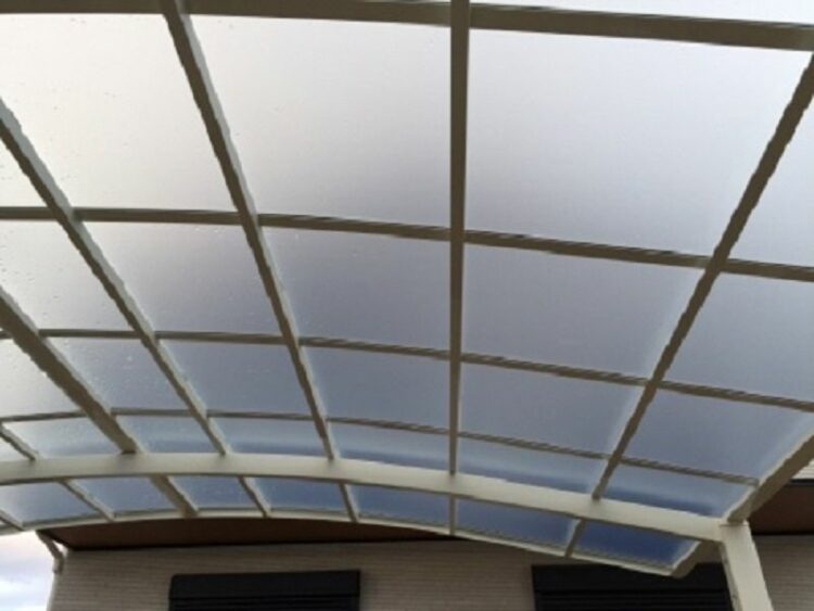 カーポートライトで防犯にもなる！？快適なカーポートとは