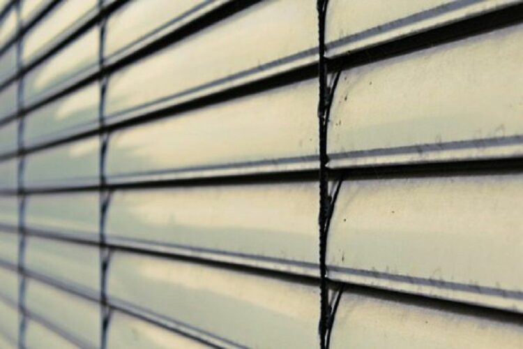 高額なだけの価値がある！電動ブラインドシャッターのメリットや費用