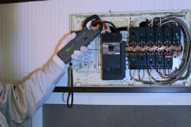 電気代が急に高くなったら、電気器具やコンセントで漏電している！？