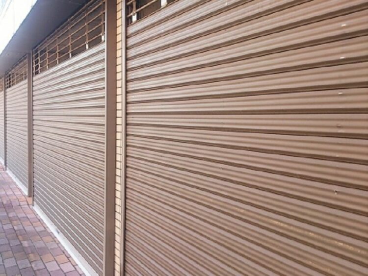 もしものとき電動シャッターは手動で動く？操作の疑問を解決します