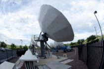 パラボラアンテナの原理と色のヒミツ。アンテナ楽しむマメ知識