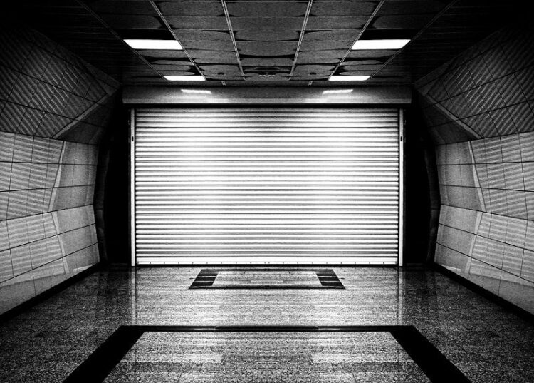 電動シャッターが故障した!?動かない原因と症状ごとの対処方法