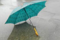 外壁塗装中に雨が降ったらどうなる？トラブルを避けるためのポイント