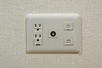 屋外にコンセントを増設したい！設置費用はどれくらい必要になるの？