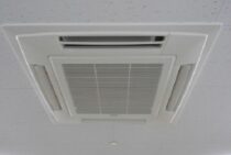 業務用エアコンのフィルター掃除は自分でできます！その方法とは