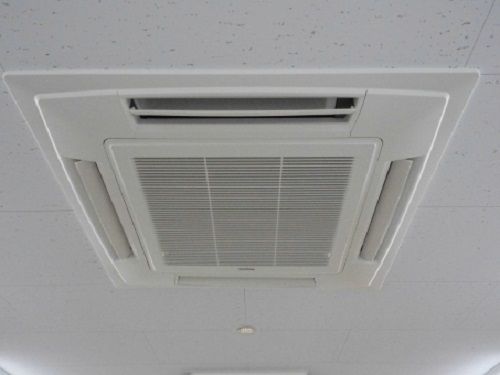 業務用エアコンのフィルター掃除は自分でできます！その方法とは