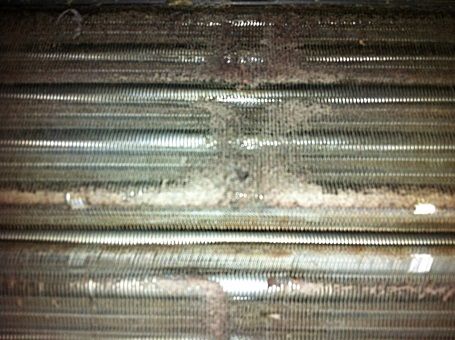 エアコンのアルミフィンは常に綺麗にするべし！清掃方法をご紹介