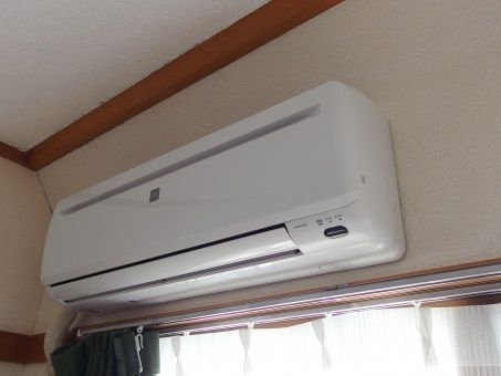 賃貸住宅のエアコン掃除は誰がするの？その費用負担してもらえるかも