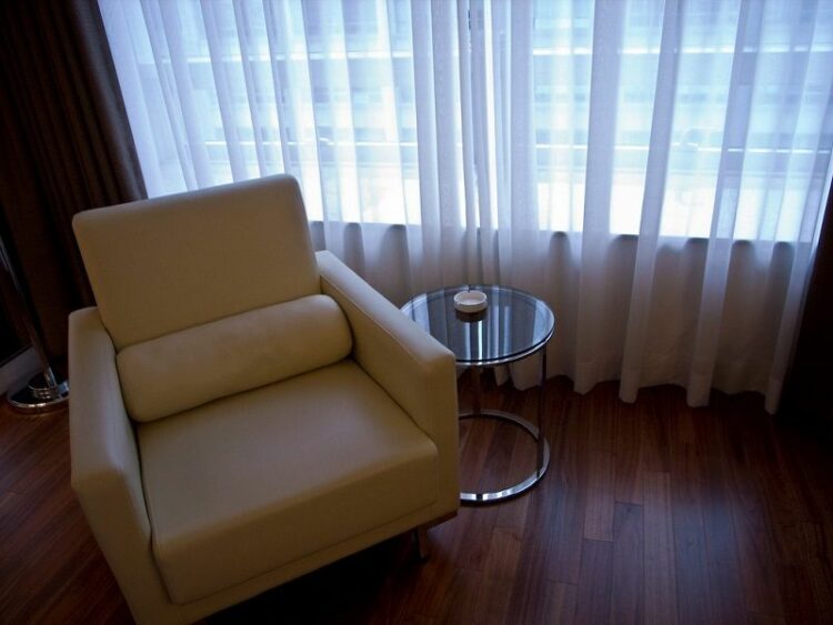 カーテンのお掃除はとっても簡単！3つの方法で『キレイ』は保てる