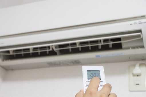 エアコンから虫が飛びだす？！怪しい侵入経路を封鎖し対策をしよう！