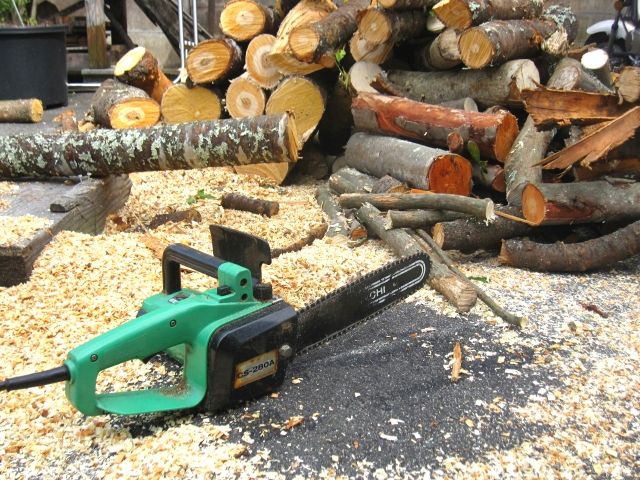 チェーンソーってどうやって研ぐの？チェーンソーの研ぎ方と注意点