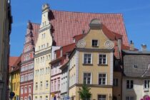 洋風建築にも瓦が使われている？瓦の種類とその特徴を紹介します！