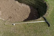 芝生の『サッチング』に挑戦しよう！そのやり方やコツ、注意点を解説