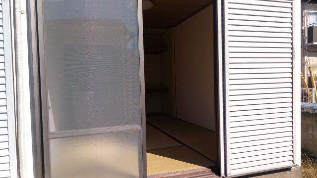 断熱雨戸の効果とは？雨戸をリフォームして快適に過ごそう！