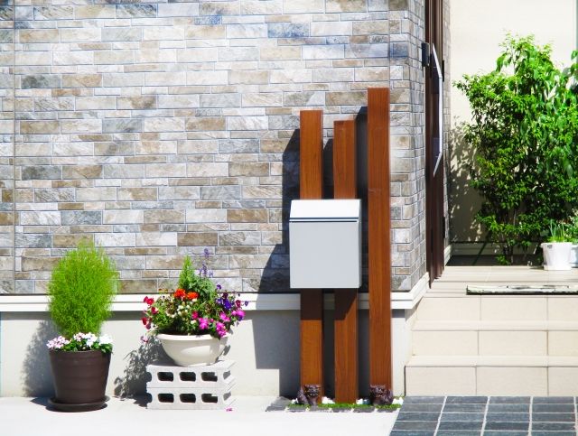 玄関のアプローチには砂利がオススメ！砂利を敷く前に注意すること