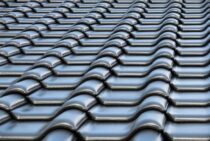 屋根の点検を自分でやるための方法やチェックポイントを紹介します