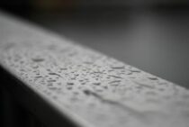 ベランダ雨漏りは応急処置のみは不十分！きちんと処置して被害を防ぐ