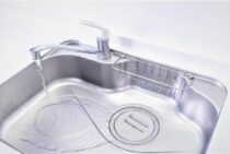 シンク下のゴミ箱は要注意！ゴキブリが好きな環境にしないための鉄則