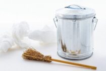 ゴキブリはゴミ箱にやってくる。ニオイをださないように対策しよう