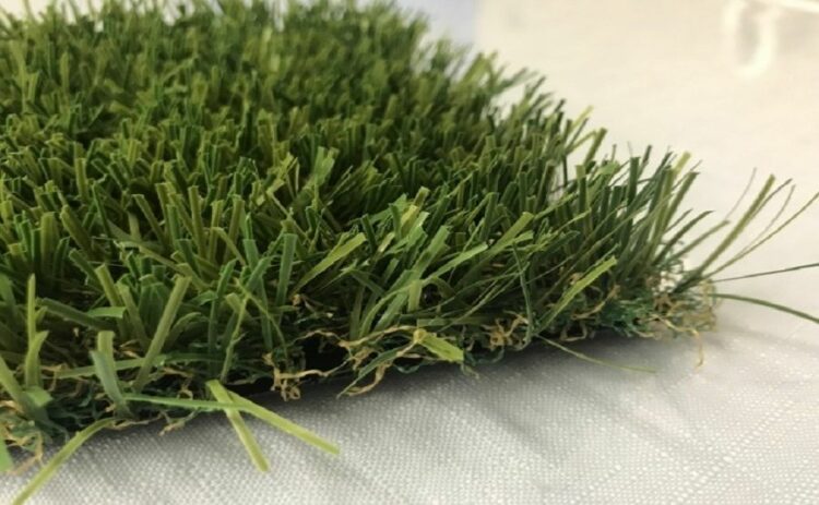 人工芝のピンは意外と奥深い。キレイに仕上げるためのコツも紹介！