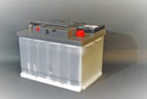 バッテリー上がりとバッテリー液の量には関係性あり？補充方法を解説