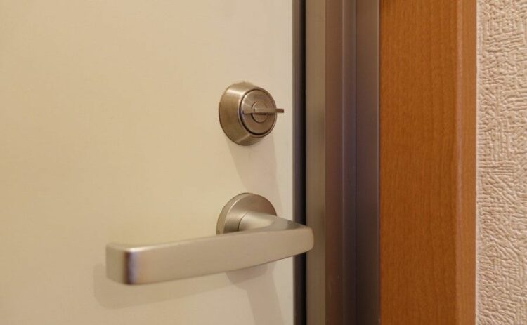 玄関のサムターンを取り外して交換する！防犯性向上のテクニック