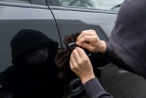 プロの鍵屋も仰天！悪徳の手口とは？実際の鍵開けをレポートします