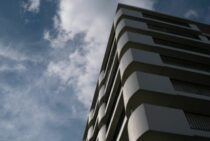 水漏れが下の階にまで！原因・賠償とマンショントラブルを防ぐ予防策