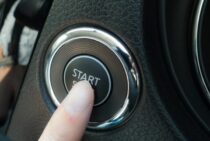 バッテリー上がりの症状｜エンジンのかからない原因から交換方法まで