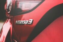 MAZDA3のバッテリー上がりを防ぐ対策！原因と対処法を心得よう