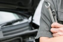 【カムリ】バッテリー上がりの原因と対処法・バッテリー交換を解説