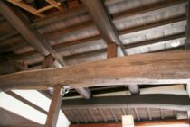 シロアリに食べられた柱の補修は早急に！修繕方法と費用を解説