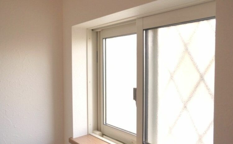 窓枠のカビ対策はこれだけ！洗剤を使った簡単にカビを除去する方法