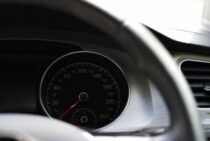 三菱ミニキャブバンのバッテリー上がりを解決！注意点や交換方法まで